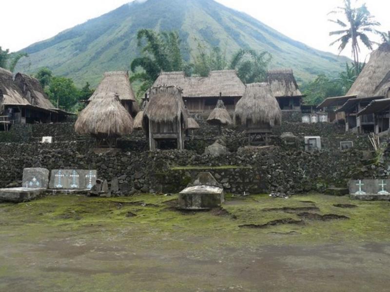 Hotel Happy Happy Bajawa Bagian luar foto